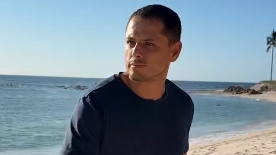 Chicharito no se retirará pronto.
