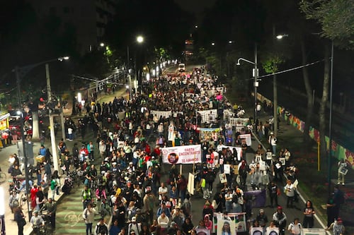 Madres buscadoras marchan rumbo al Estadio Azteca para exigir búsqueda de desaparecidos