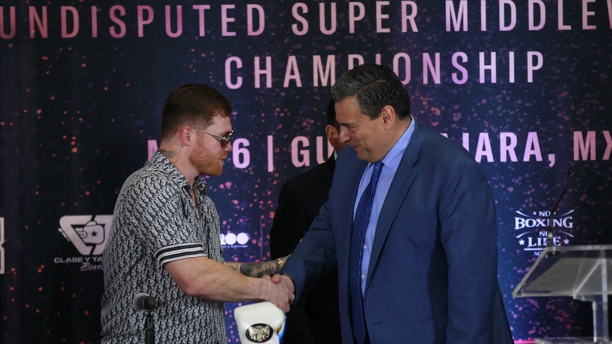 Canelo Álvarez y Mauricio Sulaimán