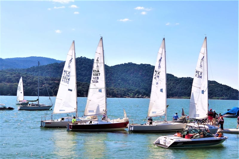 El destino que conquistó a los amantes del parapente ahora enamora a las parejas que buscan el escenario perfecto para casarse