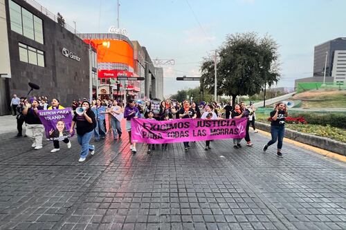 Falta gente, sobra entusiasmo en Marcha 24N en Monterrey