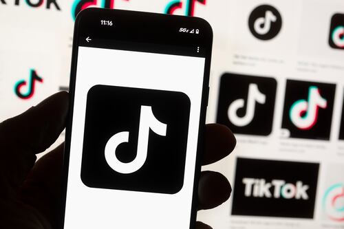 Puedes mandar ayuda a Acapulco a través de TikTok y la Cruz Roja