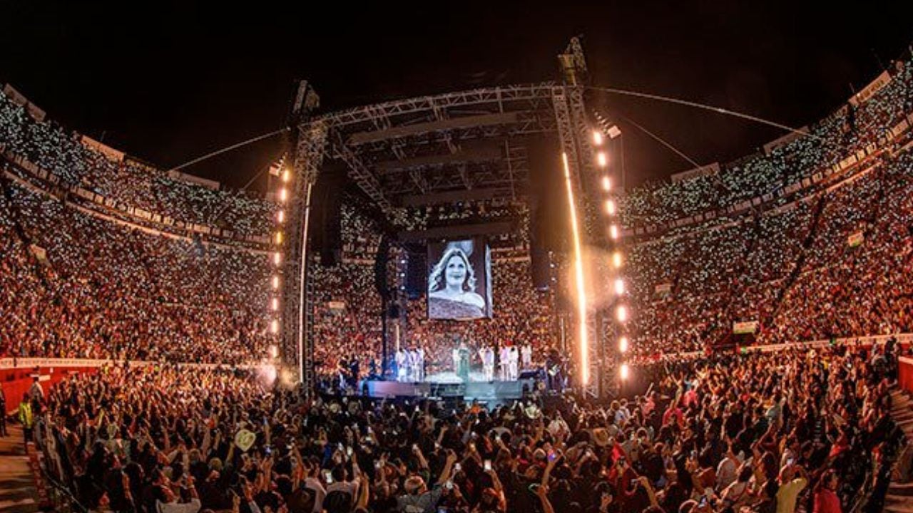 Yuridia estrena ‘Sin Llorar’ en vivo desde la Plaza de Toros La México