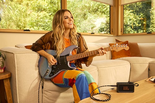 Así son los amplificadores inteligentes que cambian la forma de hacer música que usa Linsay Ell