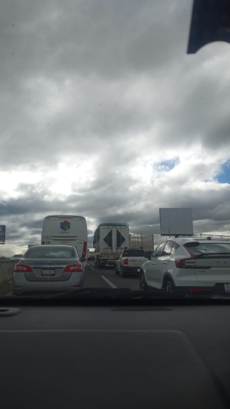 Choque en Puente de Maseca provoca tráfico intenso en carretera León–Silao