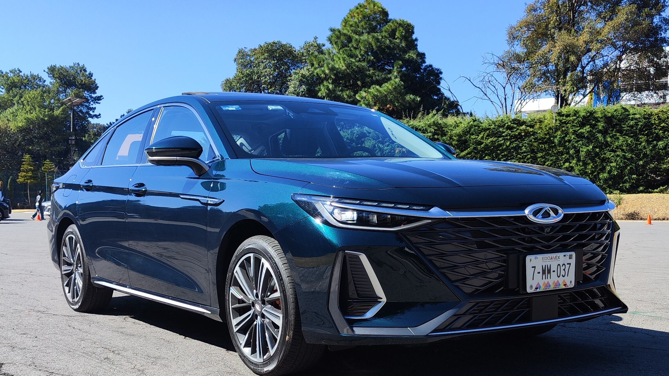 Nuevo Sedán Arrizo 8