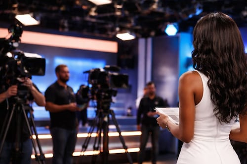 Autoridades investigan el posible secuestro de la madre de famosa presentadora de televisión