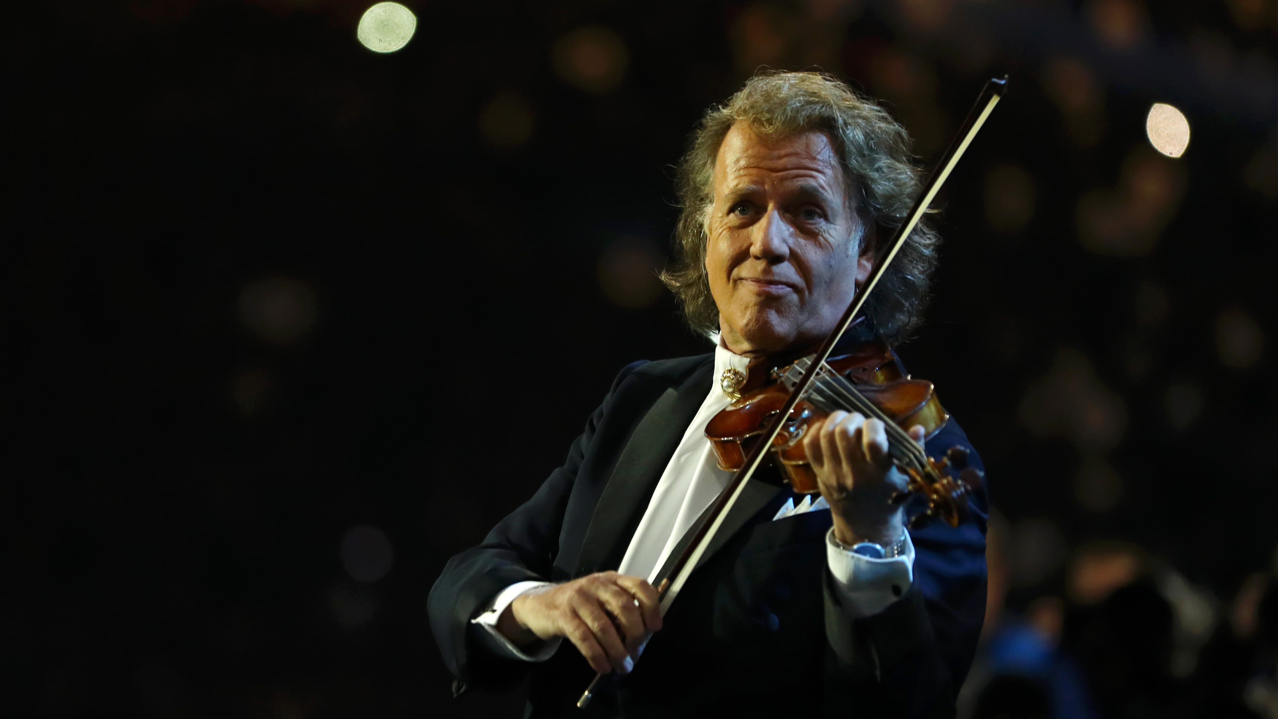 El violinista neerlandés se presentaría este fin de semana.