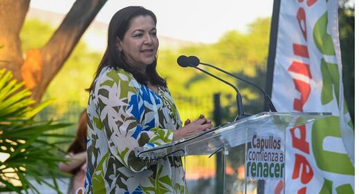 Mariana Rodríguez entrega villas Capullo Renace en Nuevo León.