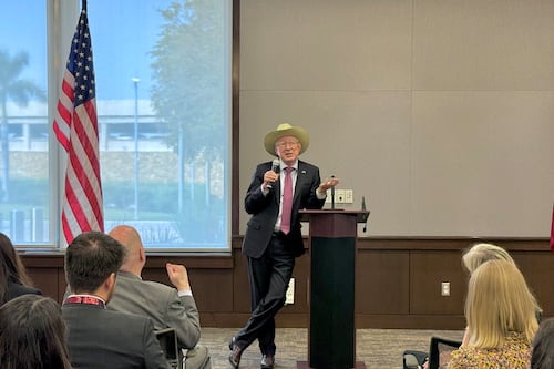 “La estrategia de abrazos, no balazos, no funcionó”, declara Ken Salazar contra AMLO