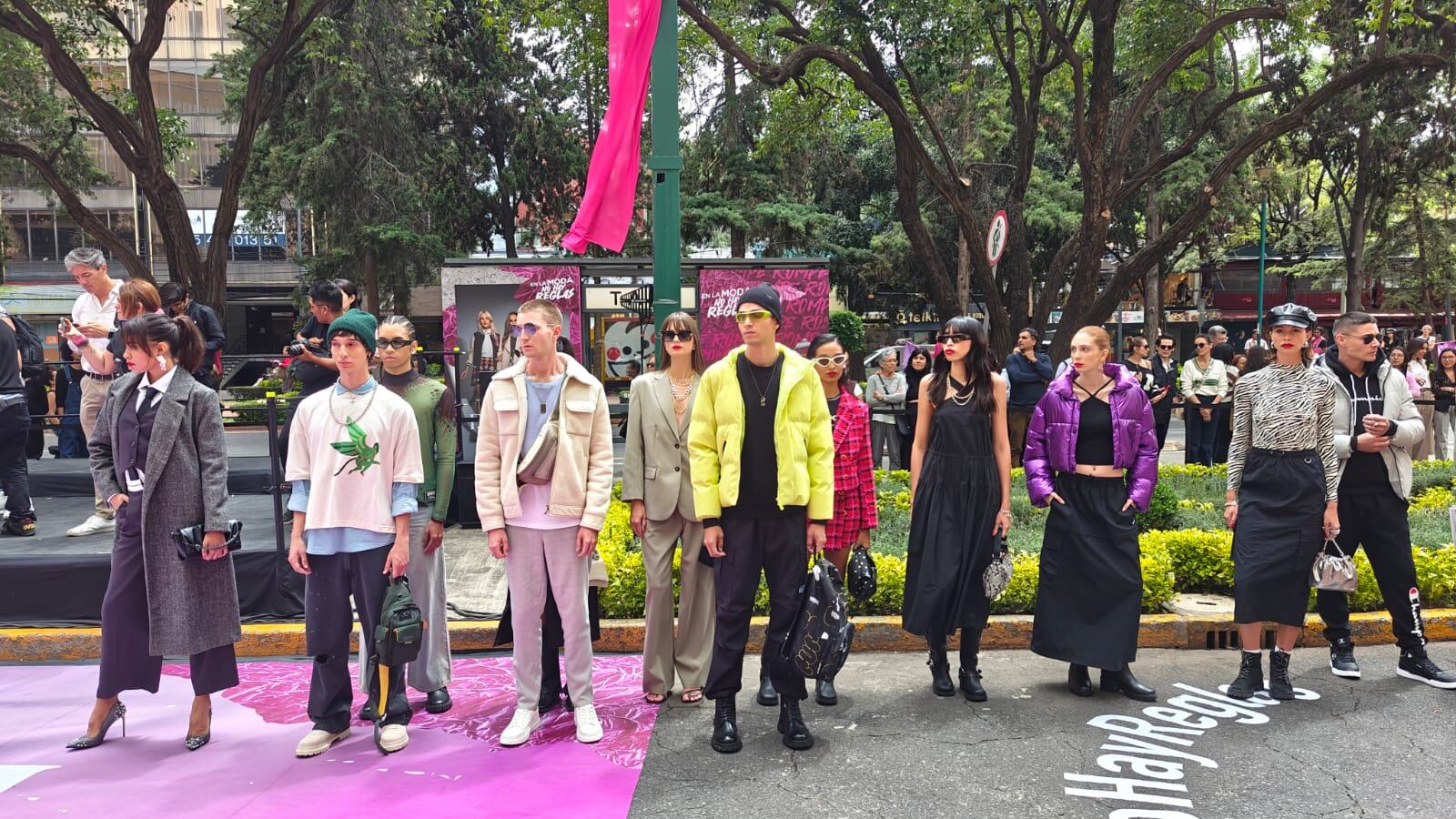 En la edición otoño-invierno 2024 de Fashion Fest, Liverpool apuesta por el estilo personal como una forma de autoexpresión. Las tendencias incluyen vestidos bohemios, estampados florales y chaquetas bomber, celebrando la creatividad y el estilo personal