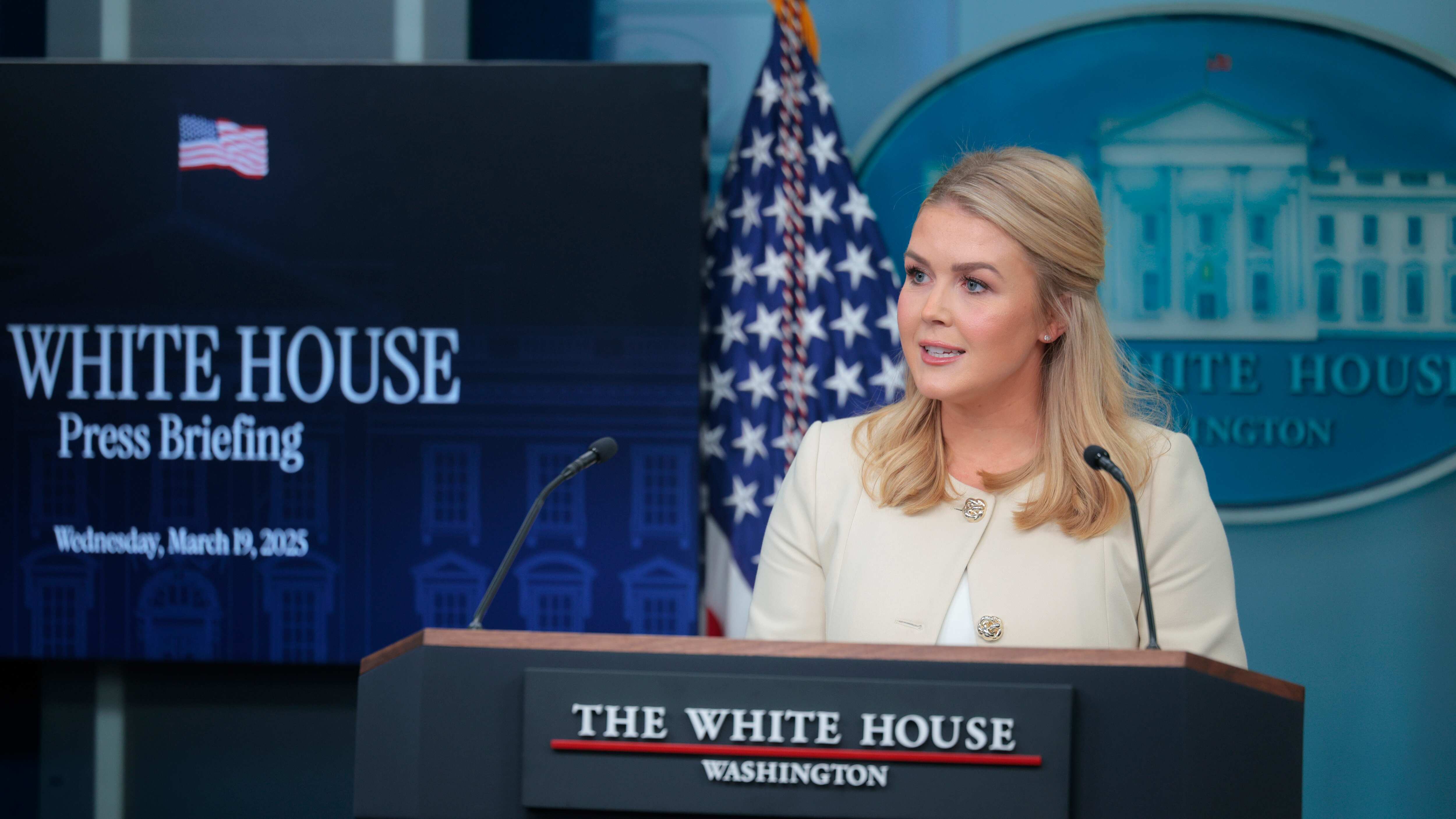La secretaria de Prensa de la Casa Blanca más joven en la historia de Estados Unidos, se ha comprometido a seguir el “enfoque mediático revolucionario” de su jefe, Donald Trump. Foto: Getty Images.