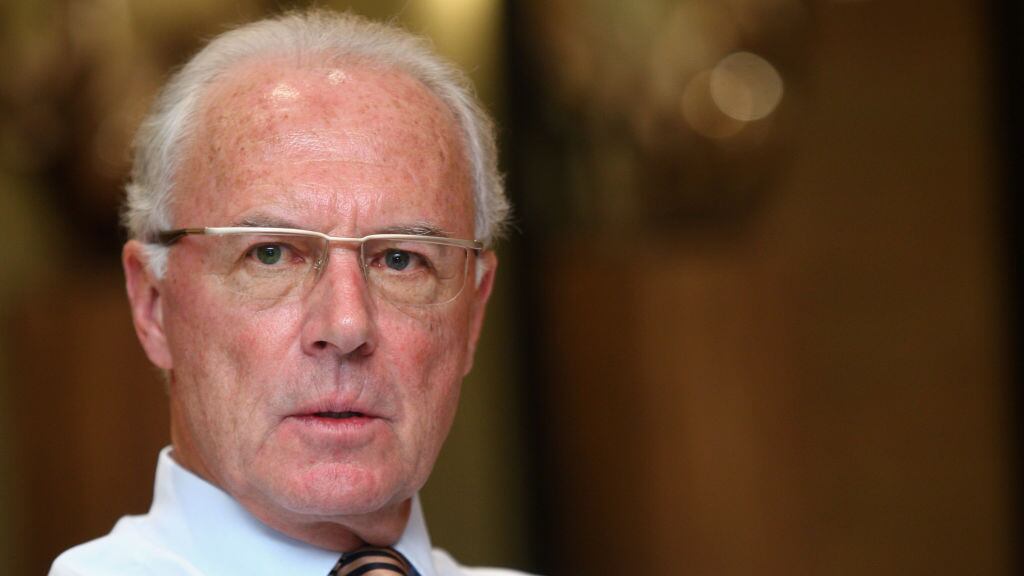 Beckenbauer participó en el juego del siglo, aportando en la cancha con un hombro lastimado.