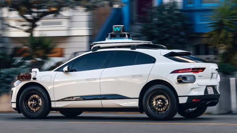 Jaguar I-Pace y Waymo Driver