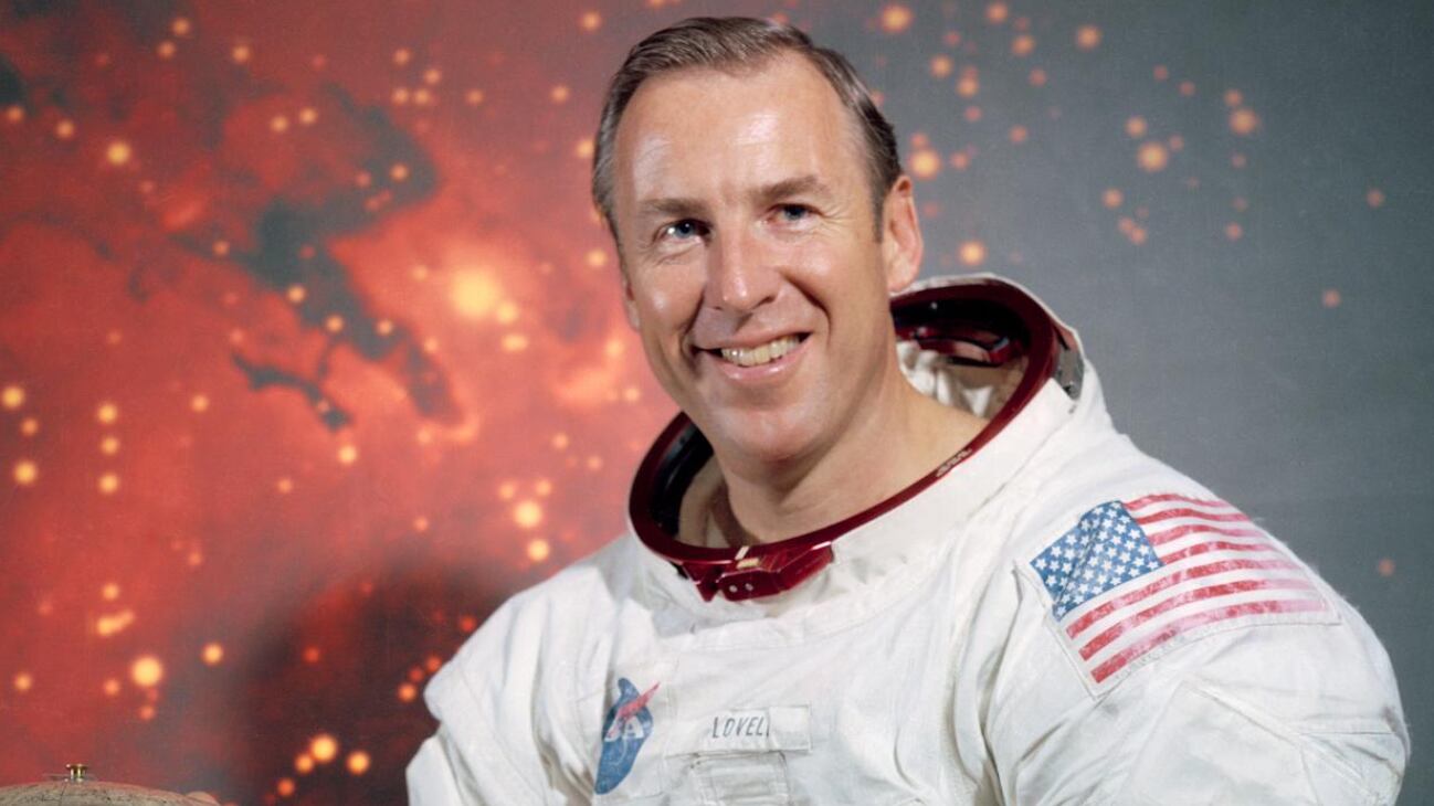 Conocido como “Smilin’ Jim” por su carisma, Lovell inspiró a generaciones de exploradores