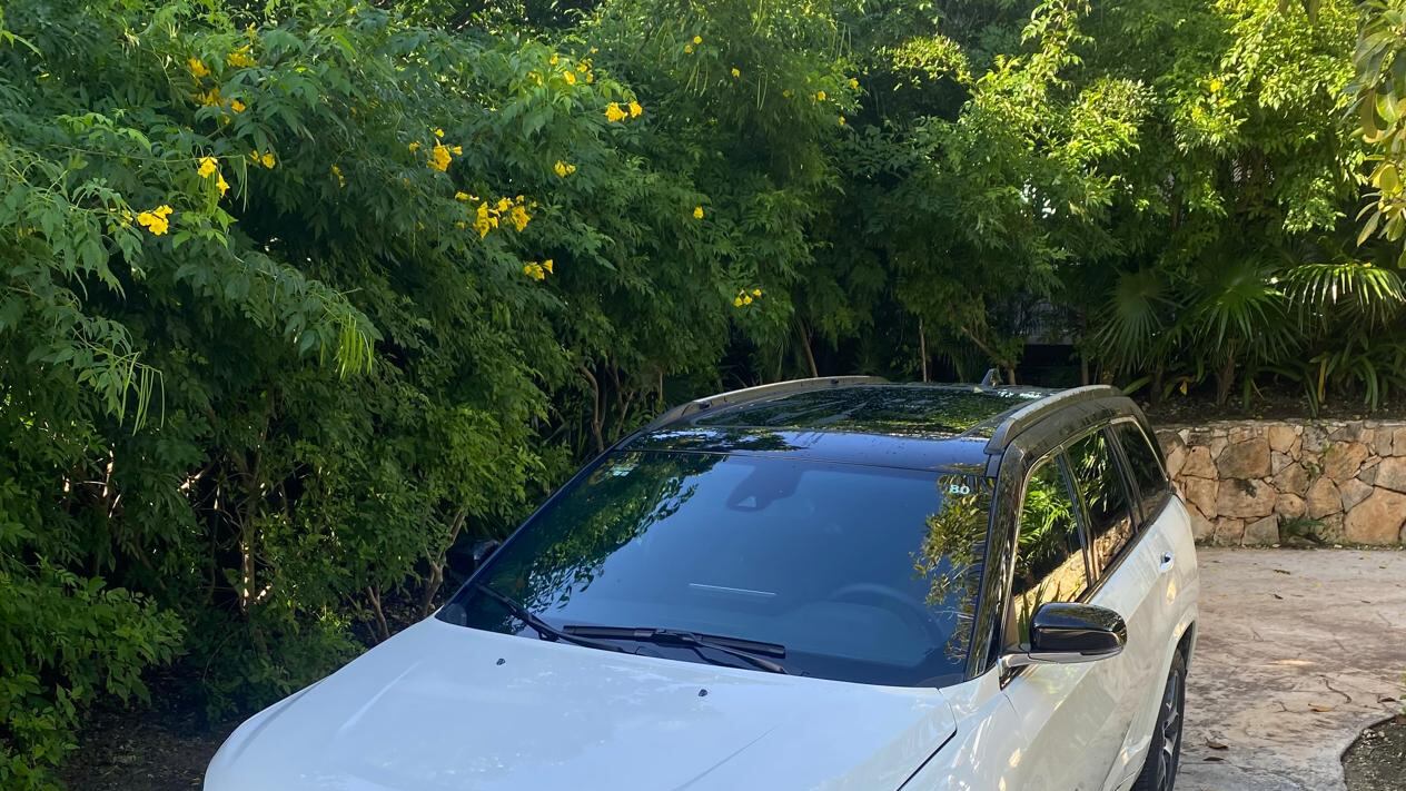 Es un vehículo versátil pensado para uso familiar.