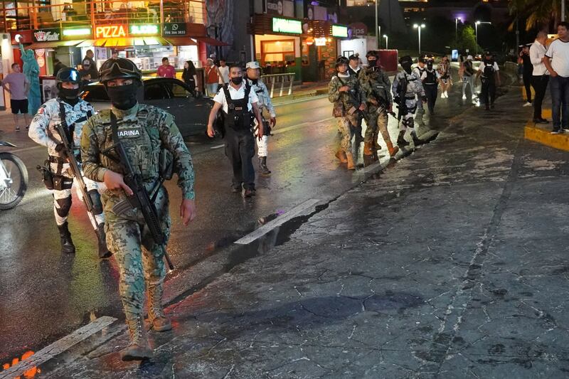 Cancún marinos y Guardia Nacional protegen temporada de Spring Break
