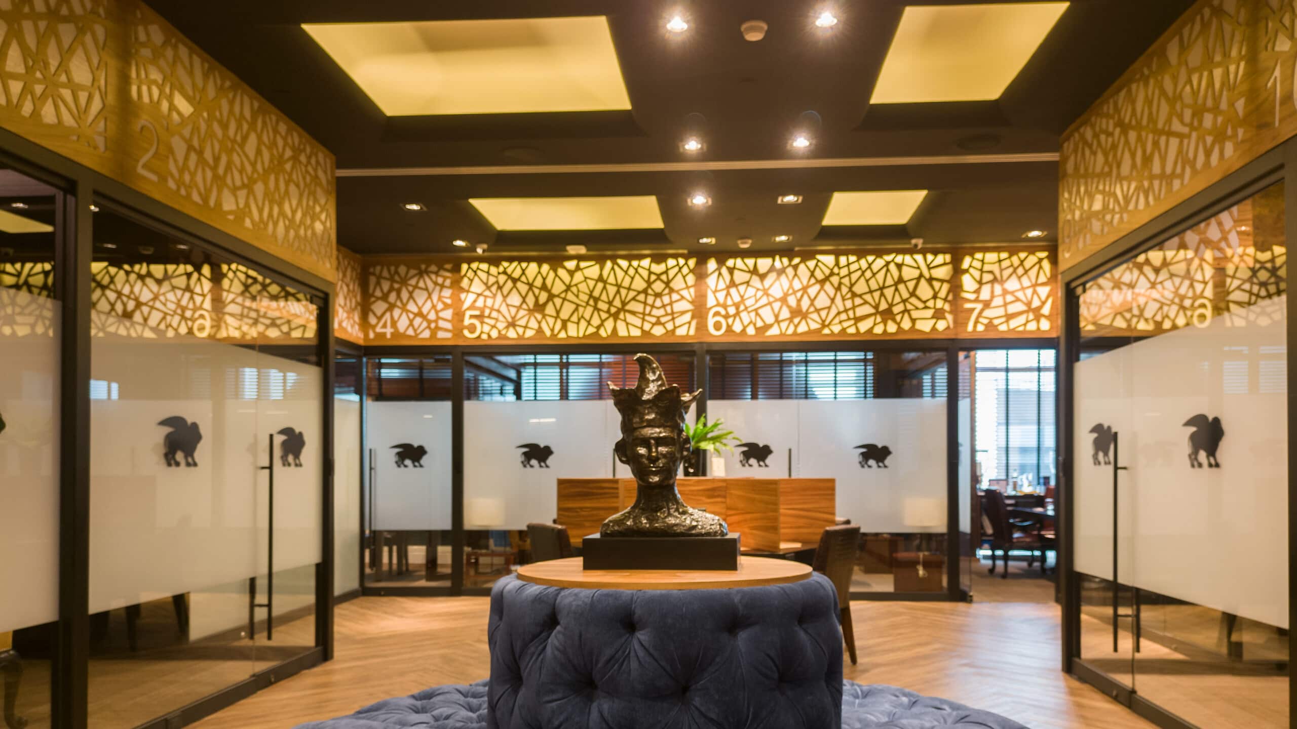 El Club 51 eliminó el tuit en el que confirmó las cortesías, lo que ha incrementado las dudas sobre el trasfondo del caso.