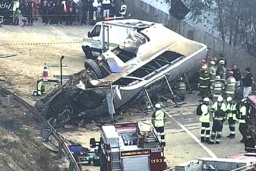 Tragedia en el futbol brasileño: Autobús de aficionados sufre fuerte accidente 