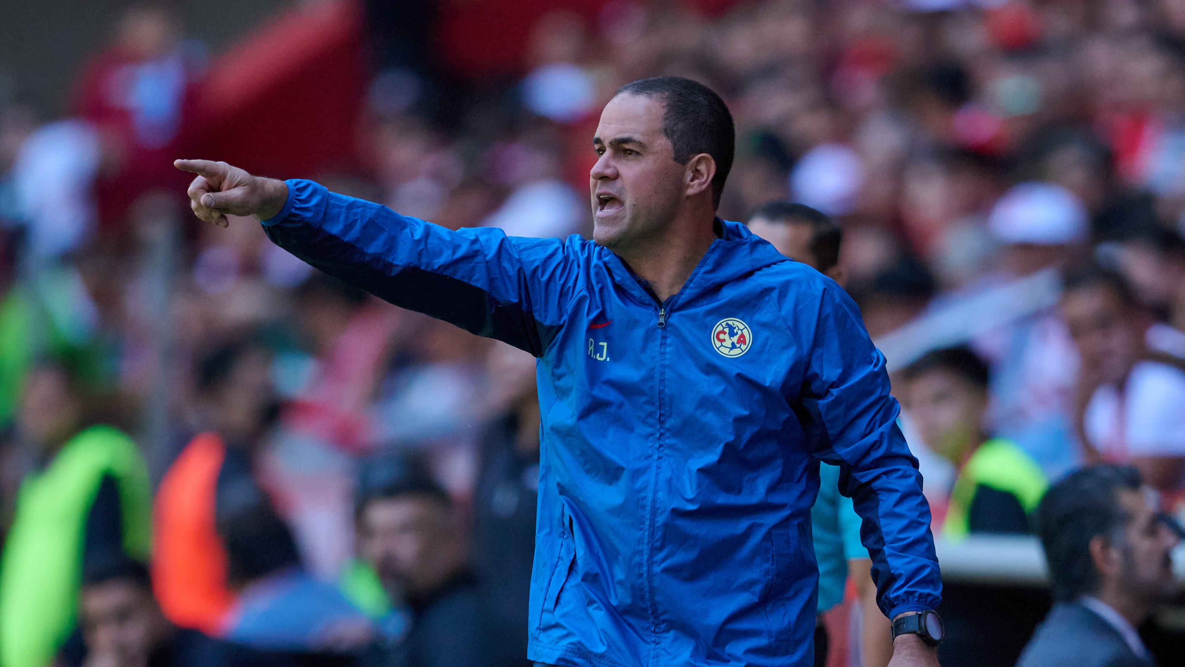 André Jardine tiene al América en los primeros lugares del torneo, a pesar de las críticas.