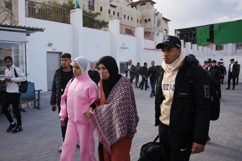 Rafah, destruida y desplazada: la reapertura del cruce no cambia la realidad civil