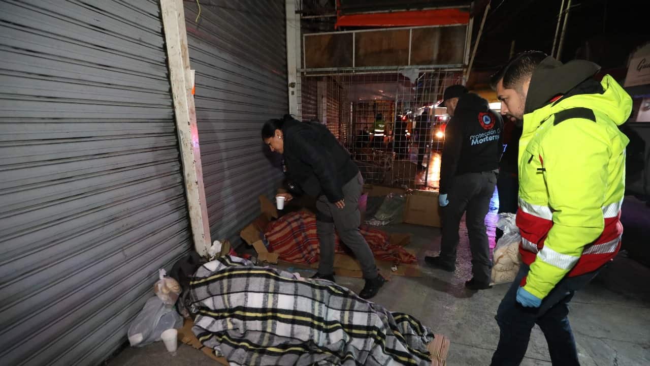 Las personas localizadas recibieron avena y pan, además de una cobija.