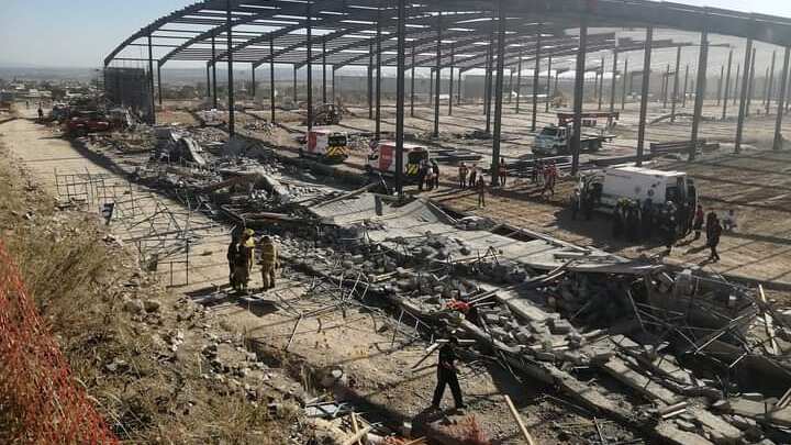 Derrumbe en parque industrial de León deja dos muertos y varios heridos.