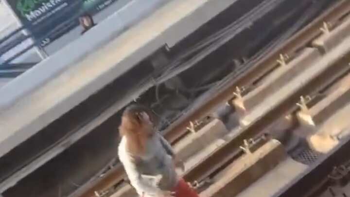 La persona dijo a elementos médicos del Metro que buscaba acabar con su vida.