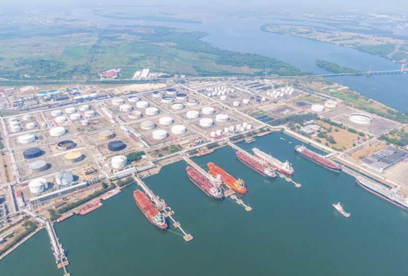 Terminal marítima de Pemex en la laguna de Pajaritos