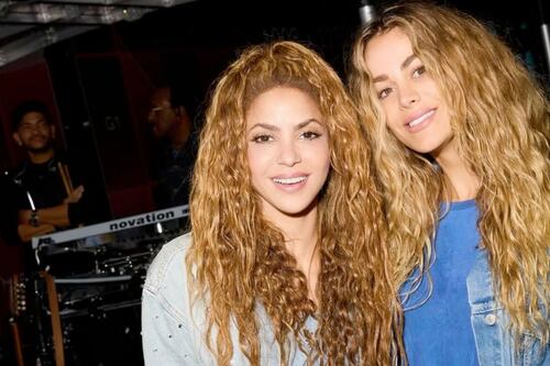 Novia de Alejandro Sanz presume foto con Shakira y las redes estallan