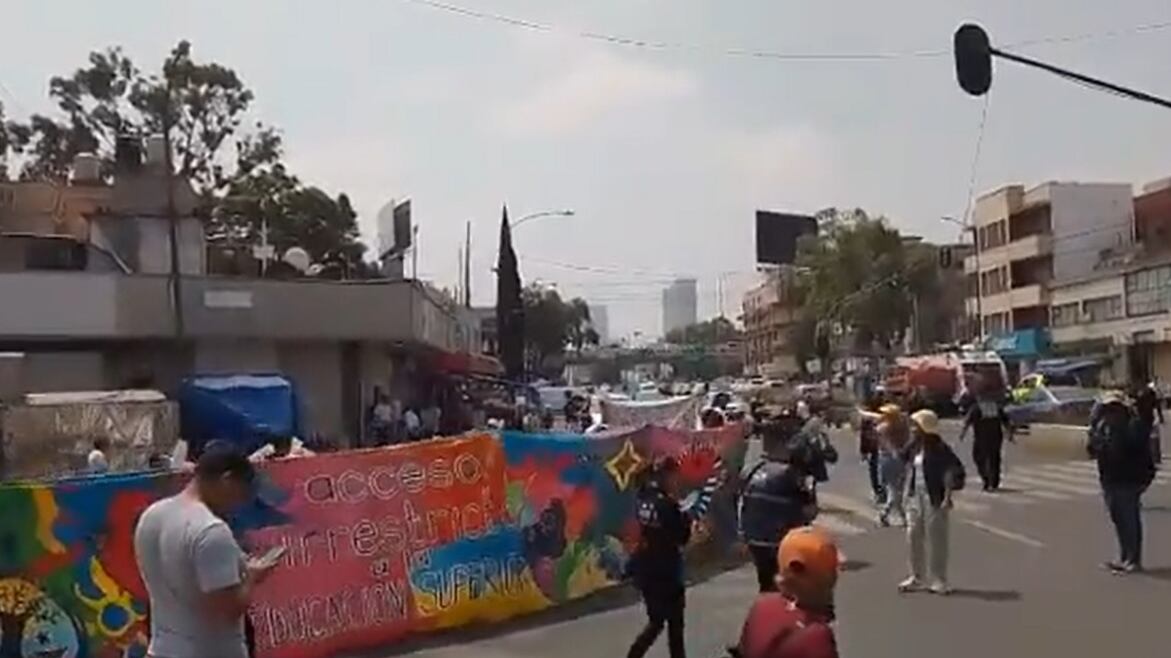 La protesta dejó cortes viales en la zona centro y poniente de la CDMX. (Especial).