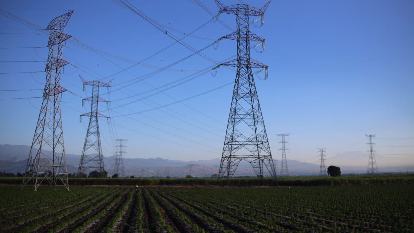 La CFE indicó que la falta de energía fue de las 00:00 horas hasta la 08:00 horas por lo que se esperaba que no hubiera demasiadas afectaciones a los usuarios.