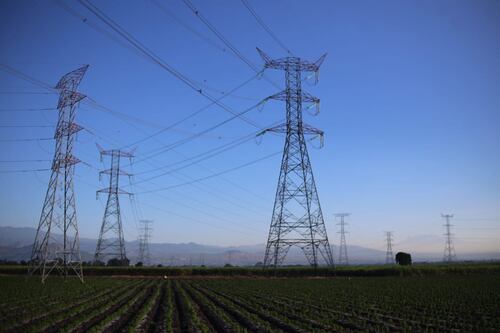 Quedan sin luz 32 colonias de Guadalupe y Monterrey
