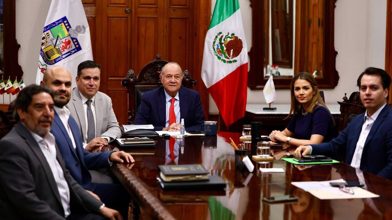 Por la mañana la reunión se desarrolló con cordialidad en Palacio de Gobierno.