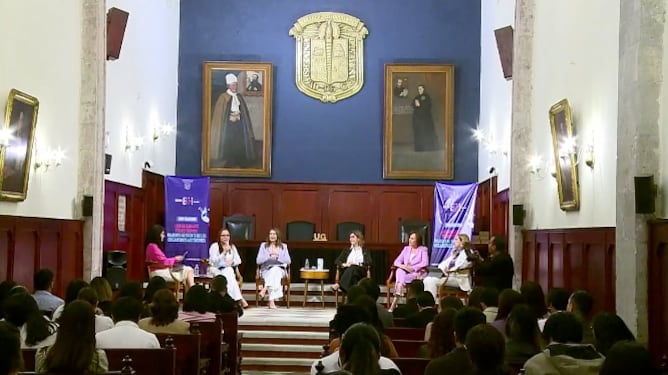 Mujeres que encabezan organismo autónomos expusieron sus experiencias y sinuosas trayectorias.