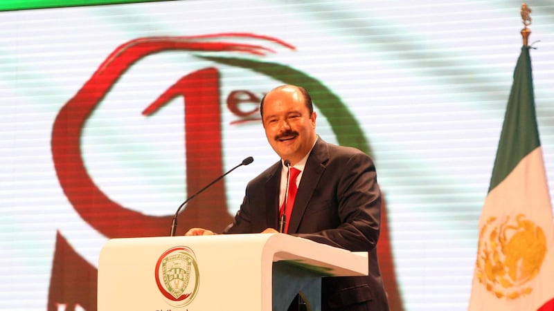 Vinculan a proceso a César Duarte, exgobernador de Chihuahua, por uso de recursos ilícitos