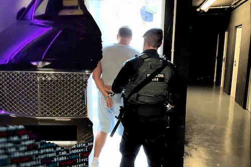 NCA arresta a ‘JP Morgan’, hacker con 500 millones de víctimas: los grababa por cámara web