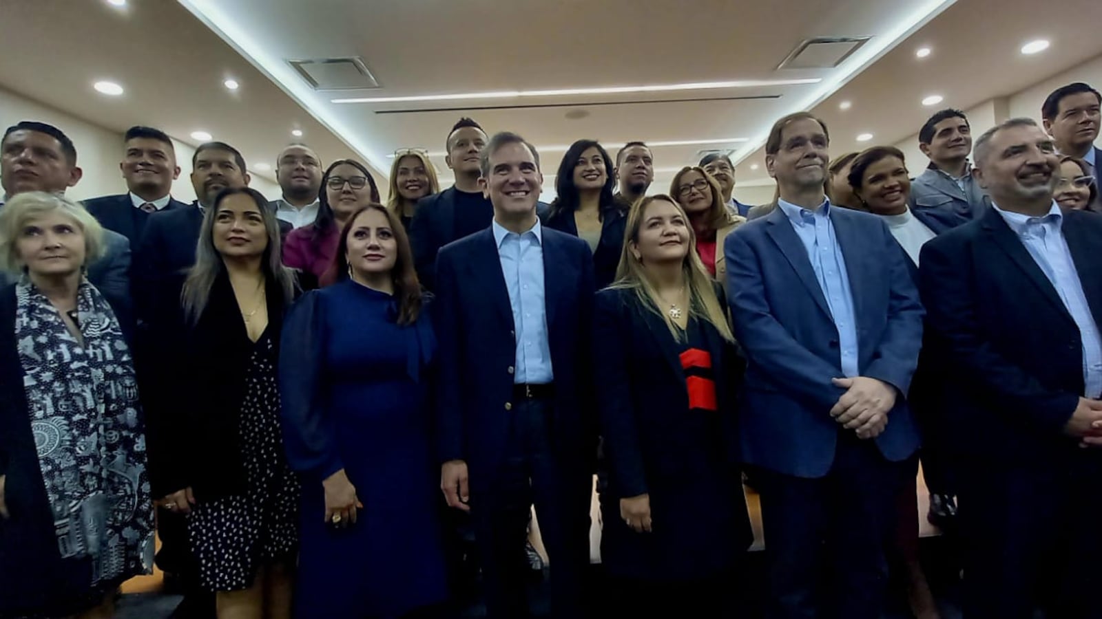 Córdova estuvo en Monterrey participando como testigo de la firma entre la Udem y el Instituto Estatal Electoral de Participación Ciudadana.