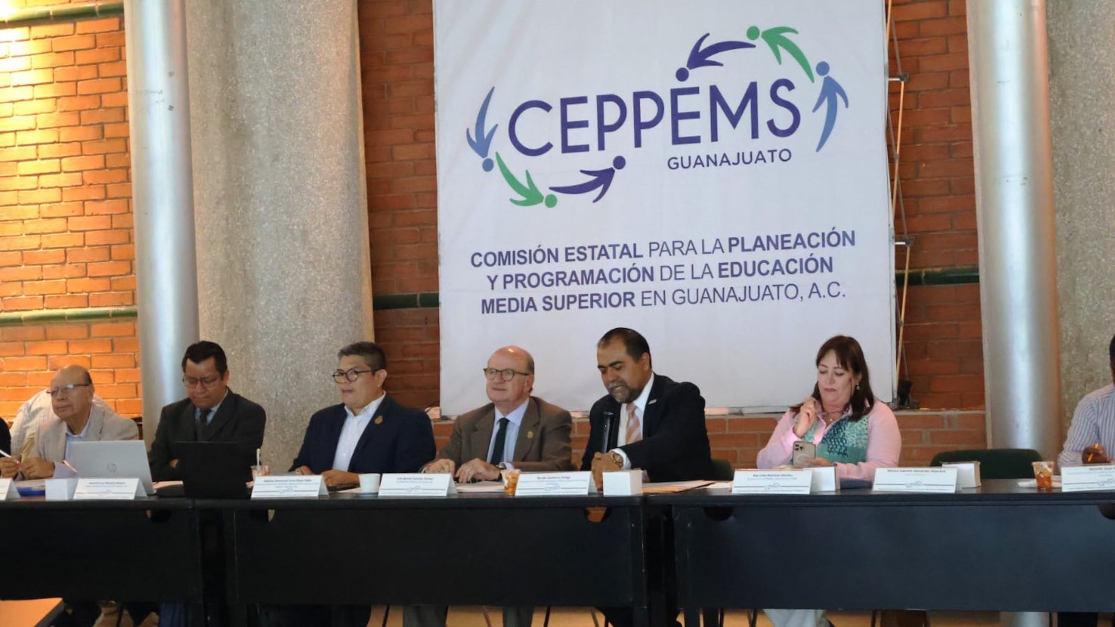 Guanajuato abrirá 4 mil nuevos espacios en instituciones de educación media superior para el ciclo escolar 2026-2027.