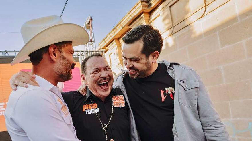 Presume al “papá de la banda”, Julio Preciado, en cierre de campaña en Durango