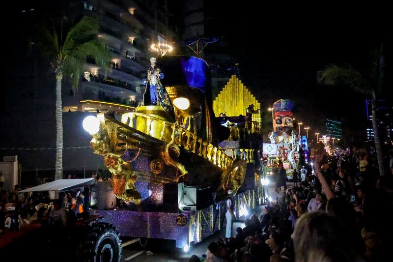 Éxito total en el Carnaval de Mazatlán 2025: 450 mil asistentes disfrutan del gran desfile