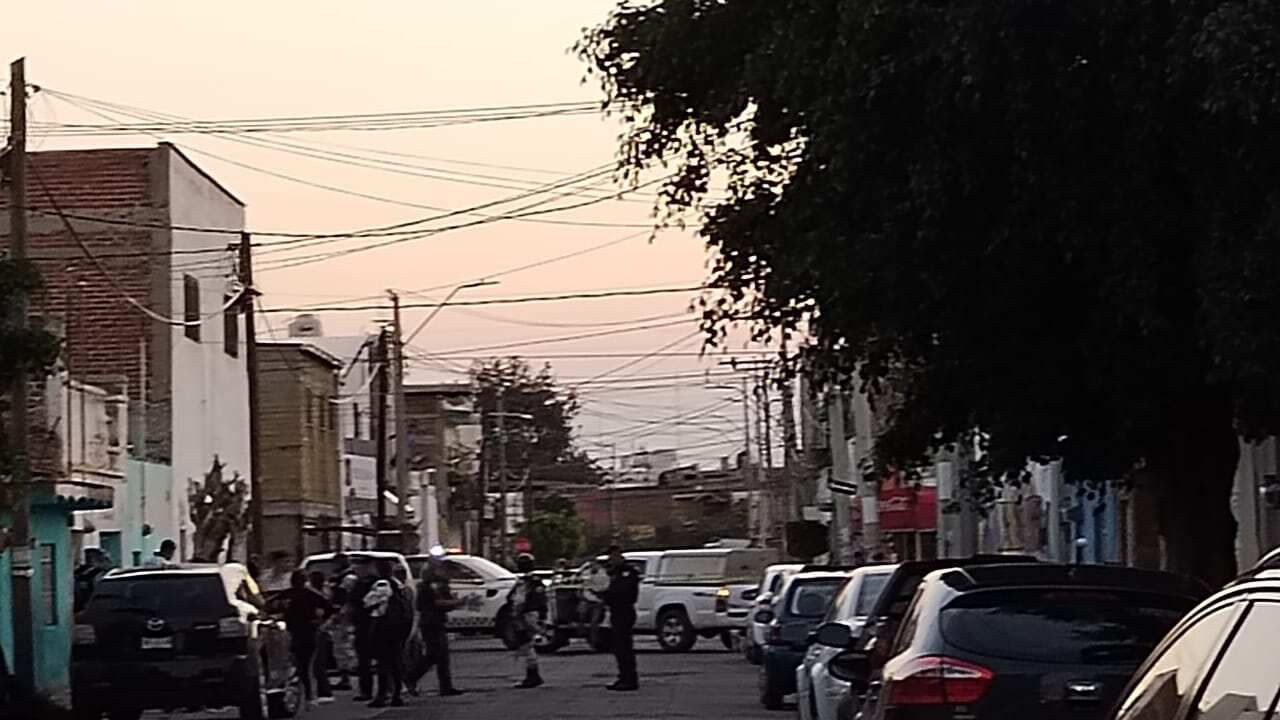 Policías detienen a cinco homicidas por ataques en varios puntos de León.