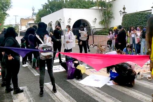 Feministas exigen retiren cargos a manifestantes detenidas en Jalisco