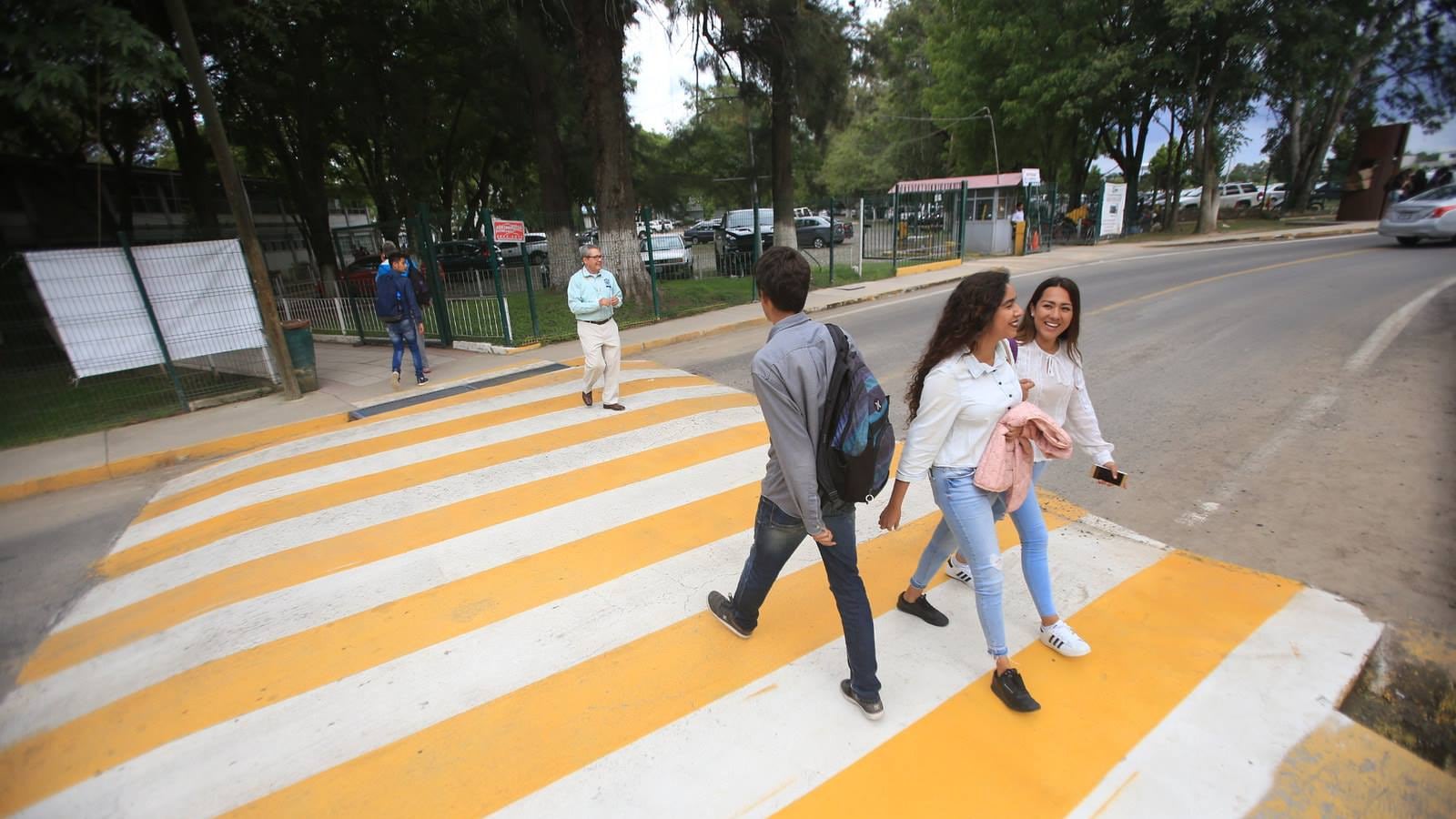 El gobernador de Jalisco resaltó que los espacios públicos en el estado estén comenzando a pensarse para personas mayores y con discapacidad. CORTESÍA