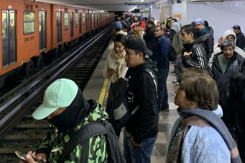 Usuarios del Metro CDMX sufren demoras: ¿Qué líneas están lentas hoy?