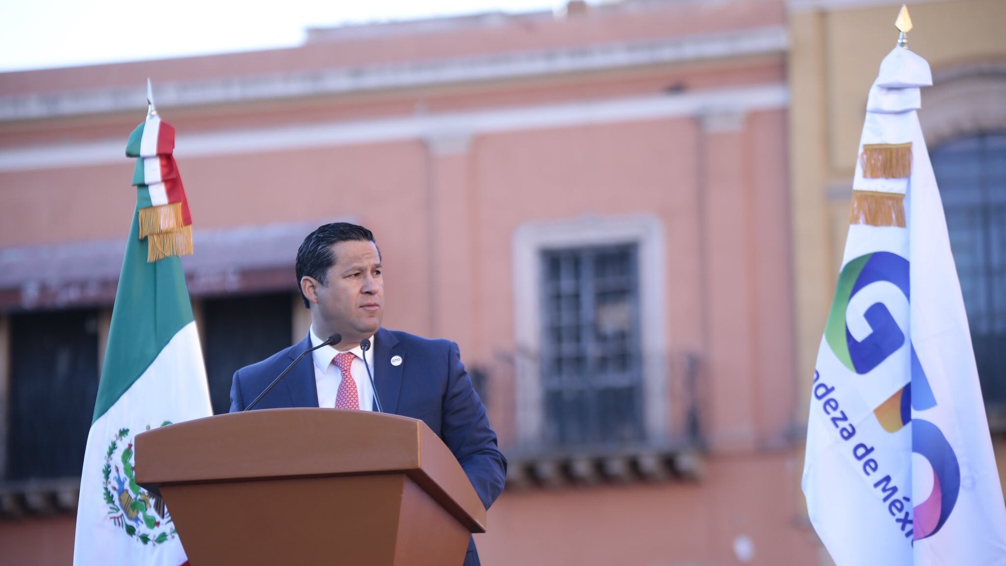 “No se distraiga”; llama gobernador a quienes levantan la mano por gubernatura de Guanajuato.