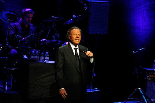 Pon a prueba tus conocimientos sobre Julio Iglesias con este quiz