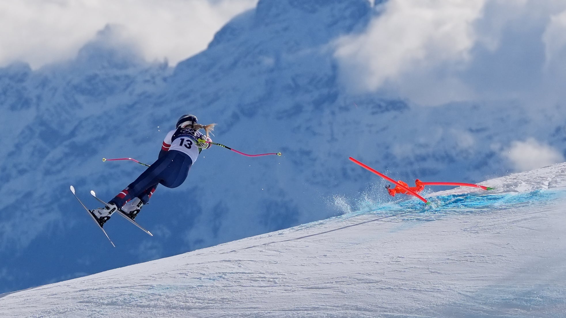 Lindsey Vonn sufrió aparatosa caída.