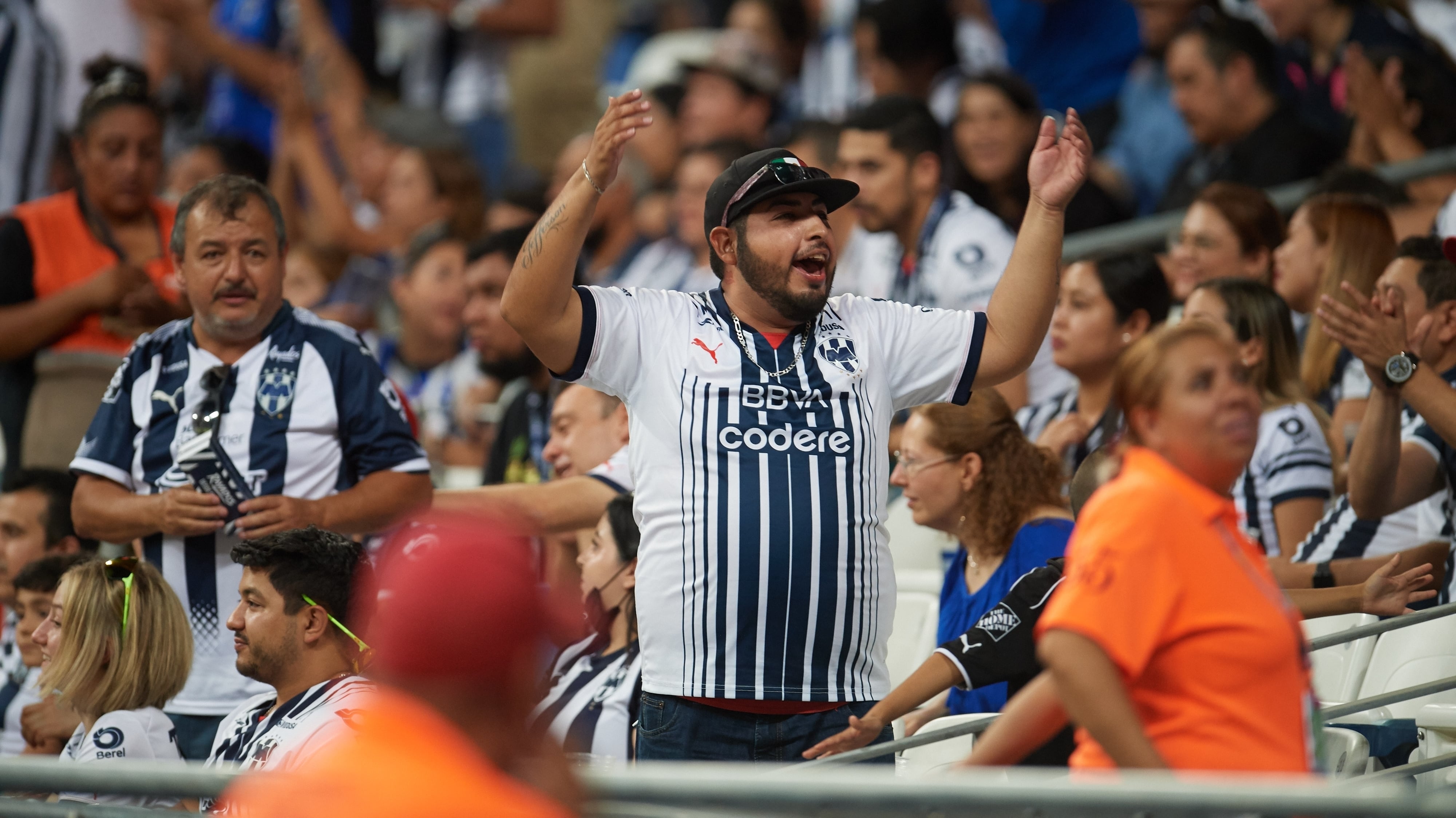 La afición Rayada salió contenta del Estadio
