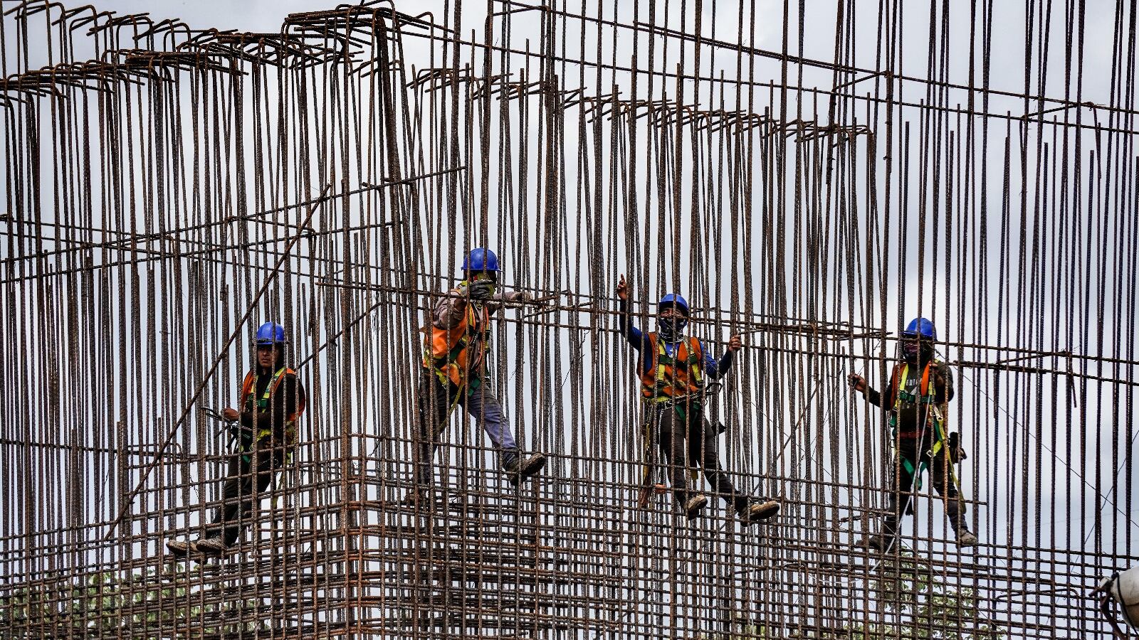 El próximo gobierno llegará sin una mayoría absoluta en el Congreso; enfrentará un sector energético en crisis y la revisión del T-MEC.